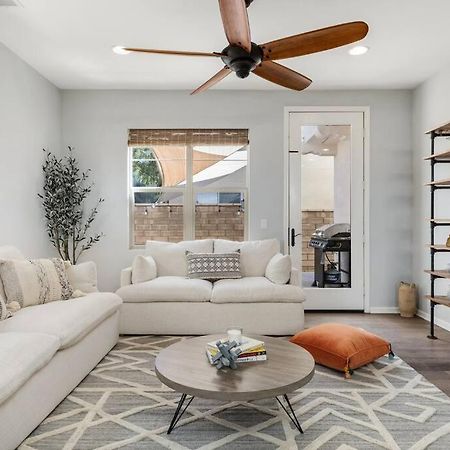 Goode Homes Luxury Villa With Community Pool And Spa Santa Clarita Exterior foto