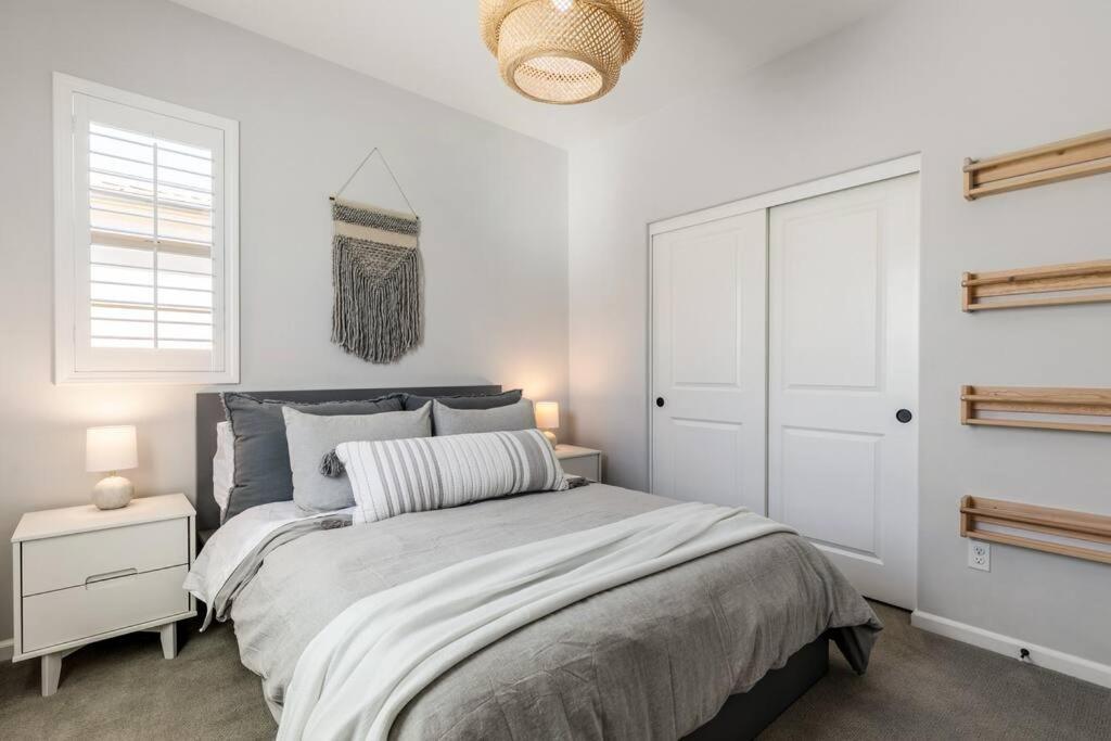 Goode Homes Luxury Villa With Community Pool And Spa Santa Clarita Exterior foto