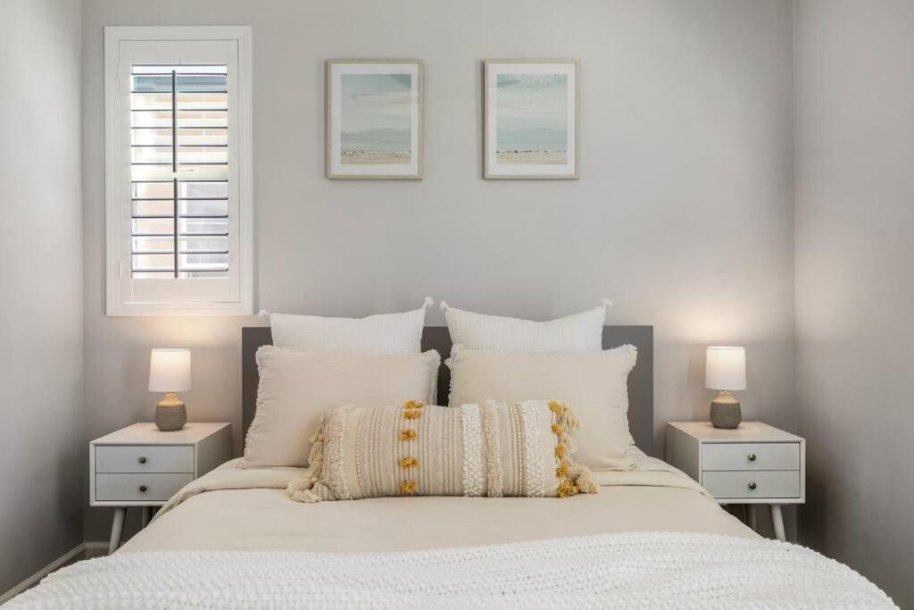 Goode Homes Luxury Villa With Community Pool And Spa Santa Clarita Exterior foto