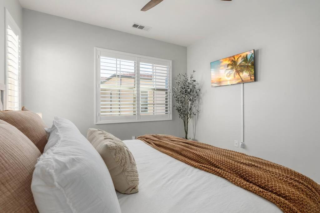 Goode Homes Luxury Villa With Community Pool And Spa Santa Clarita Exterior foto