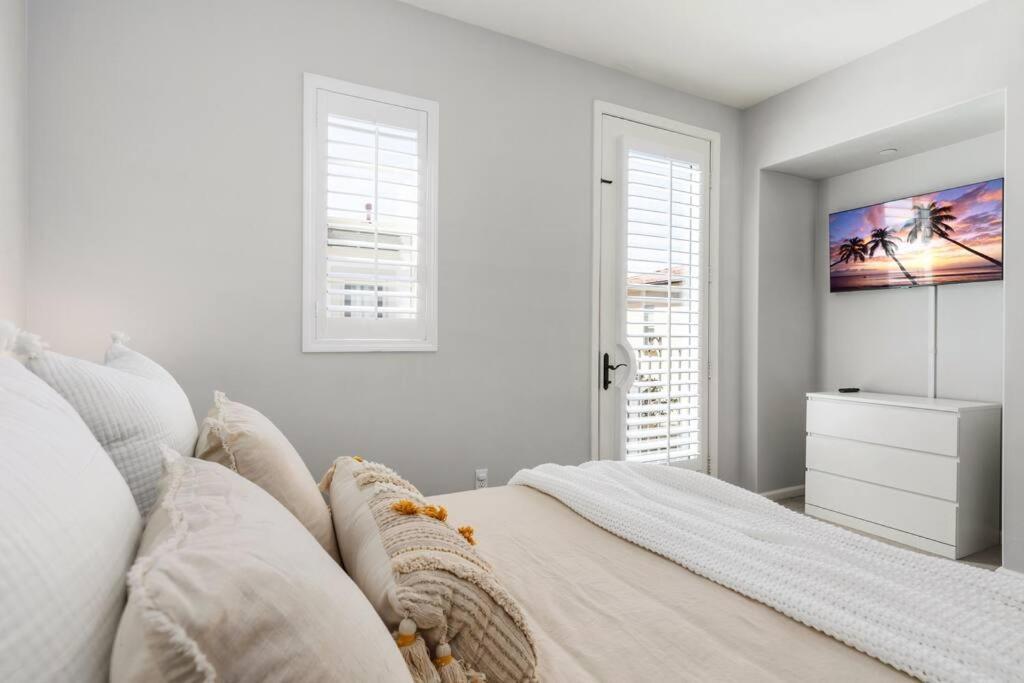 Goode Homes Luxury Villa With Community Pool And Spa Santa Clarita Exterior foto