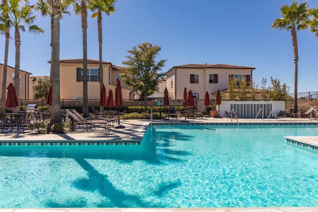 Goode Homes Luxury Villa With Community Pool And Spa Santa Clarita Exterior foto