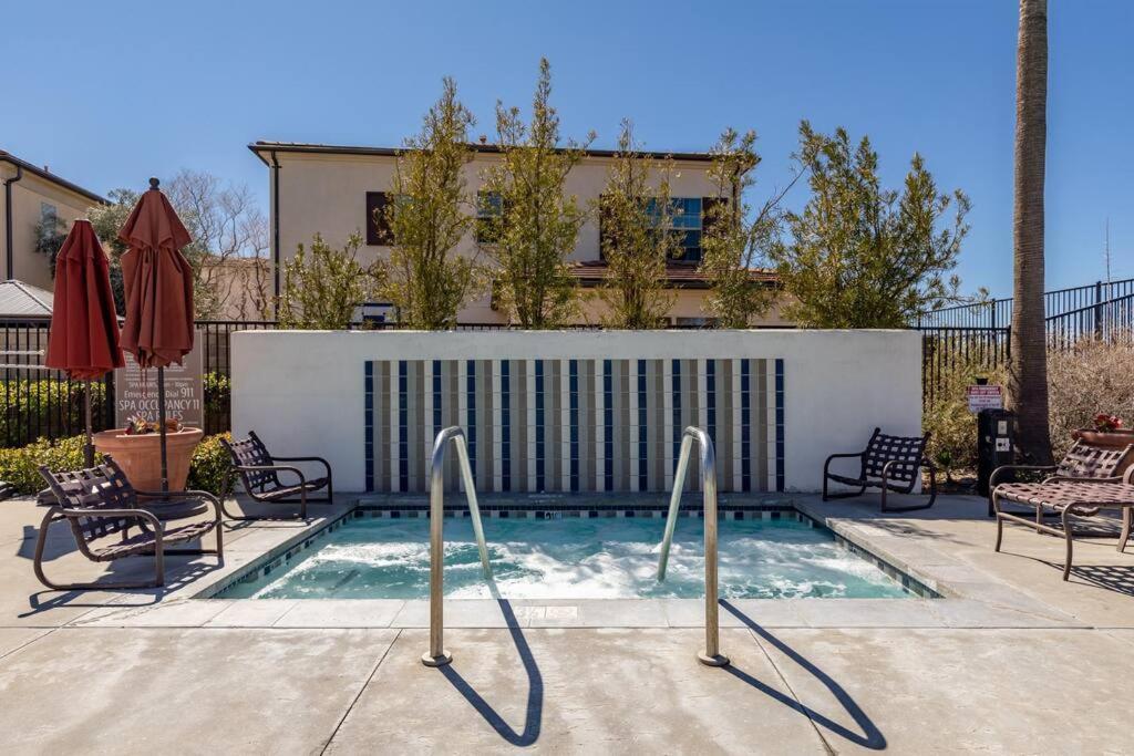 Goode Homes Luxury Villa With Community Pool And Spa Santa Clarita Exterior foto